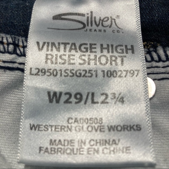 SILVER JEANS CO Sz 29 x 2.75” Vintage High Rise Light Distressing Shorts - Picture 8 of 9